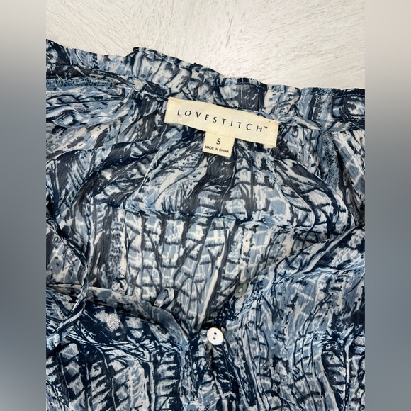 Sheer blouse. Size Small. - Picture 4 of 4